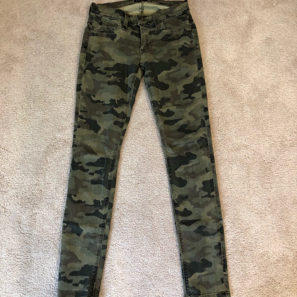 Camo skinny jeans